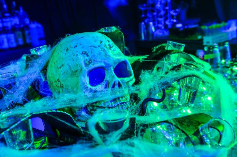 5 freakishly good Halloween party tips