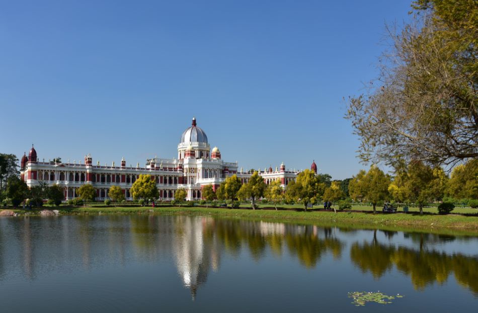 Live like Royalty at India’s top palace hotels