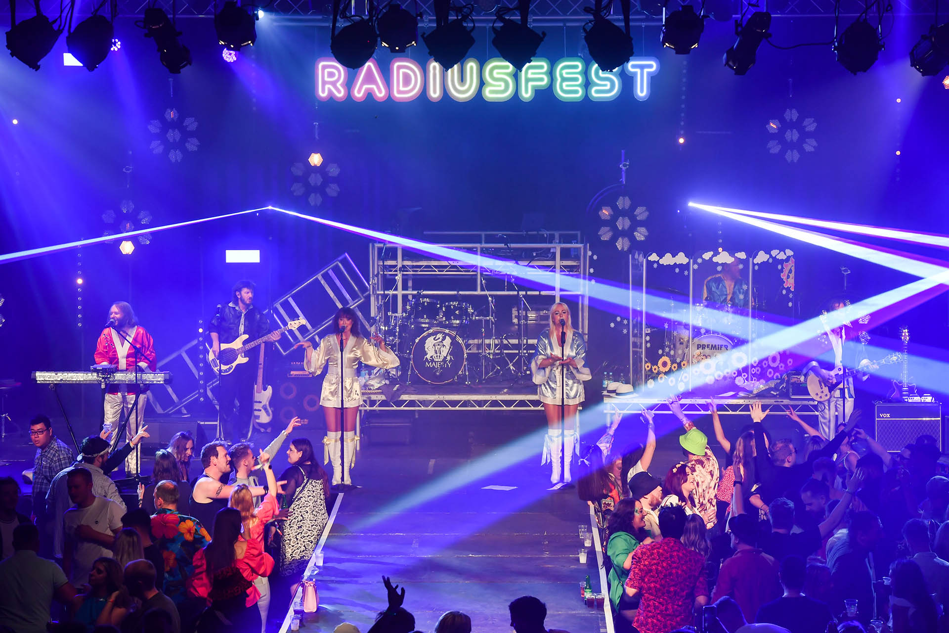Radiusfest The sense of summer fun infusing this ‘Glastonbury’ inspired corporate party
