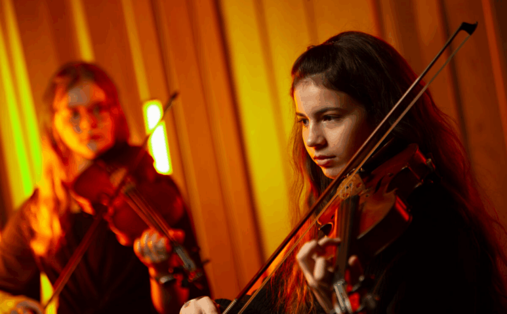 Two students from Chetham's School of Music play the strings