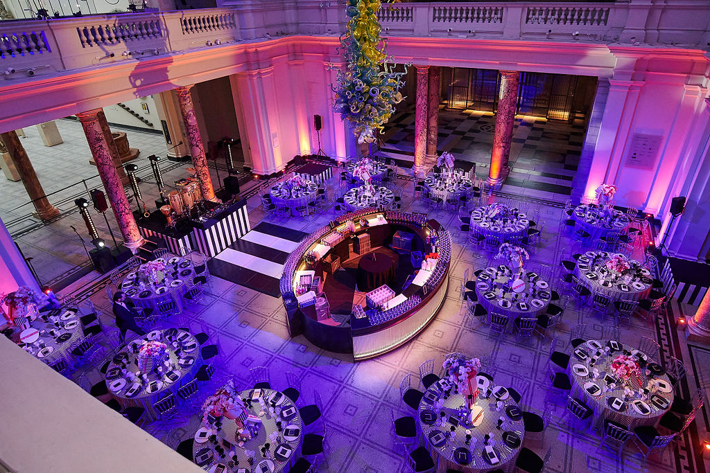 curvy trend in event design
